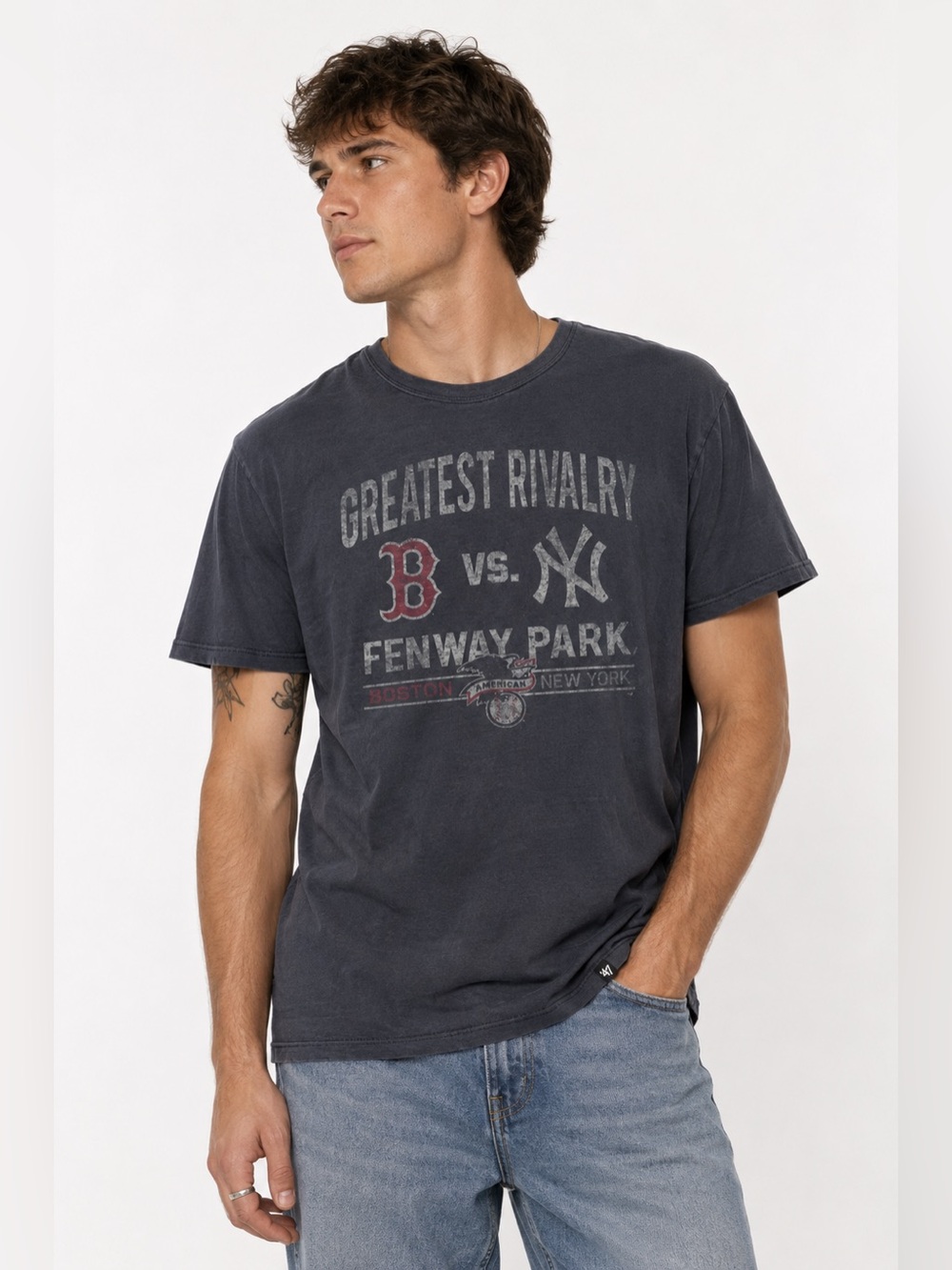 ’47 Brand MLB Red Sox vs Yankees Fenway Park Rivalry Graphic Tee Men’s Large